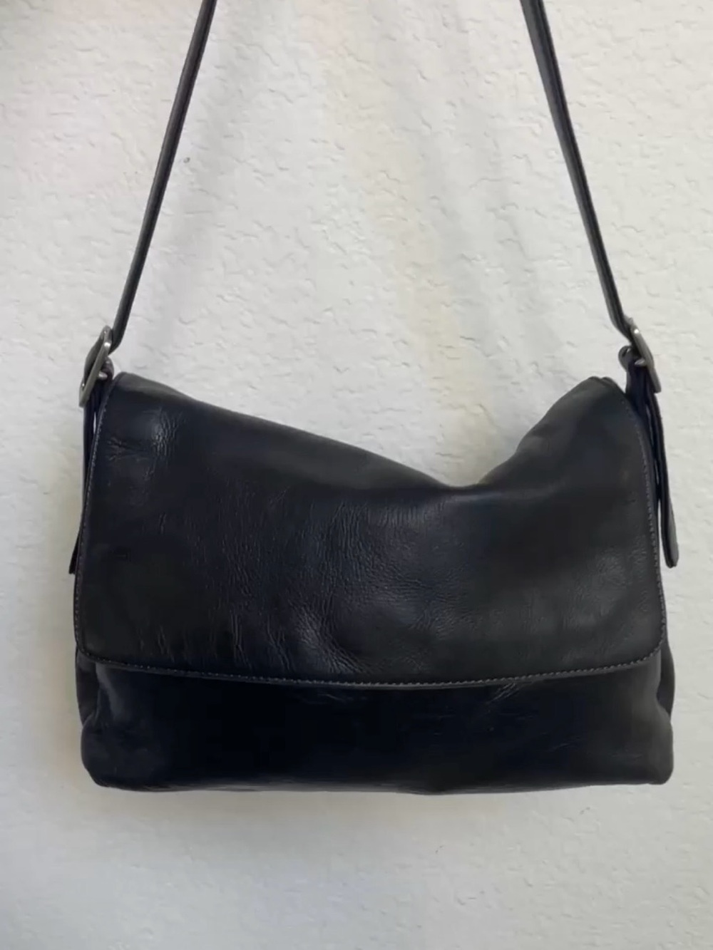 Apostrophe Black Leather Shoulder Bag